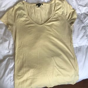 Yellow v-neck basic tee